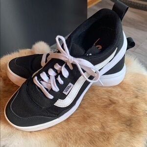 Vans Range EXP Sneakers Black & White